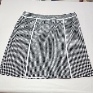 Jones Wear Size 16 Elegant Black and White Women's Skirt